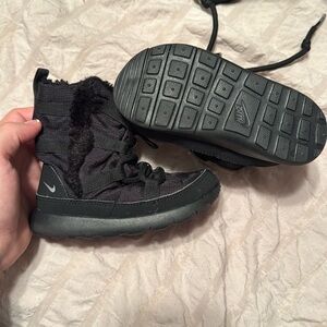 Nike snow boots